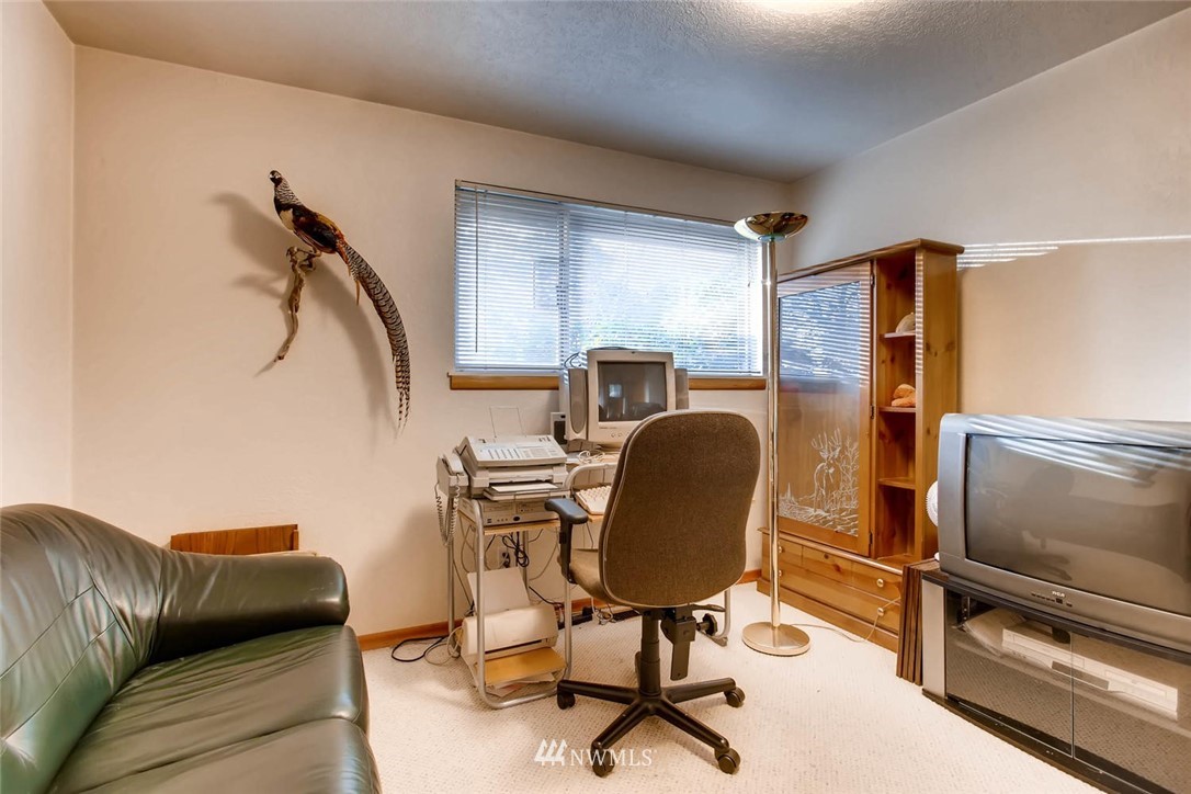 1210 Pierce Place Northeast Renton, WA 98056 - Photo 16 of 24