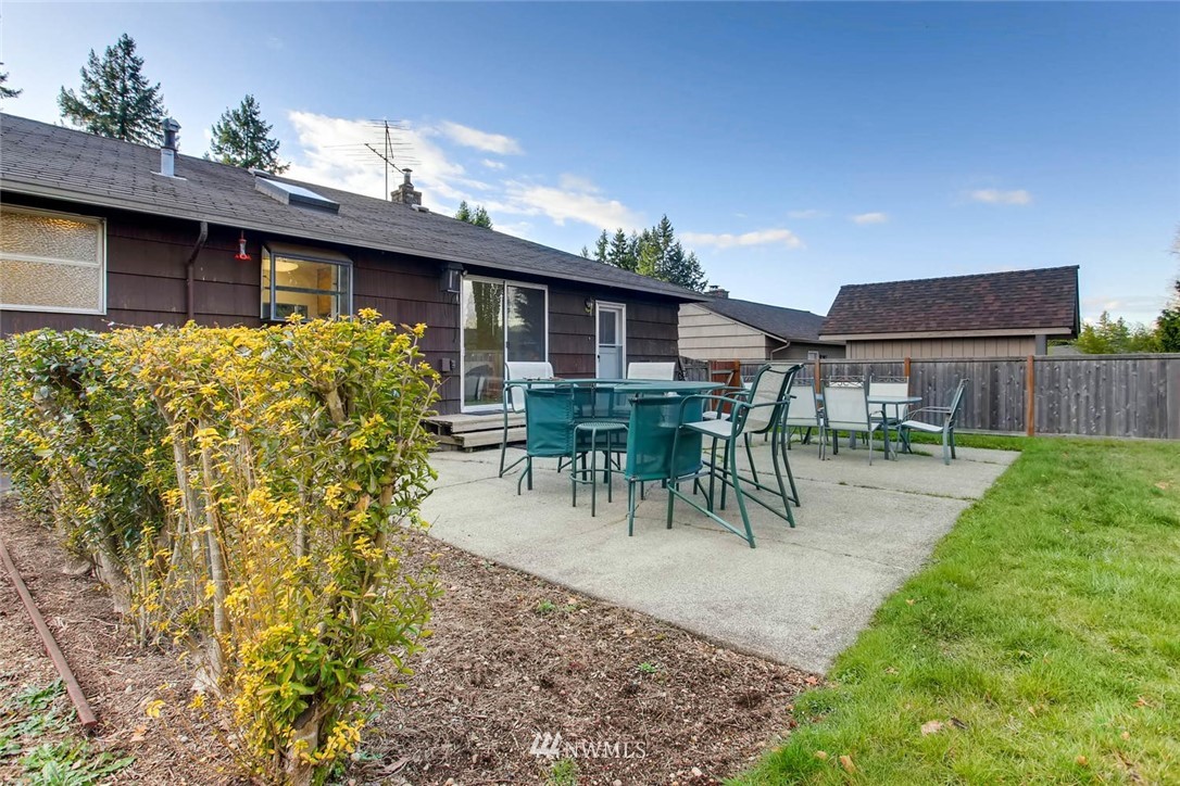 1210 Pierce Place Northeast Renton, WA 98056 - Photo 19 of 24