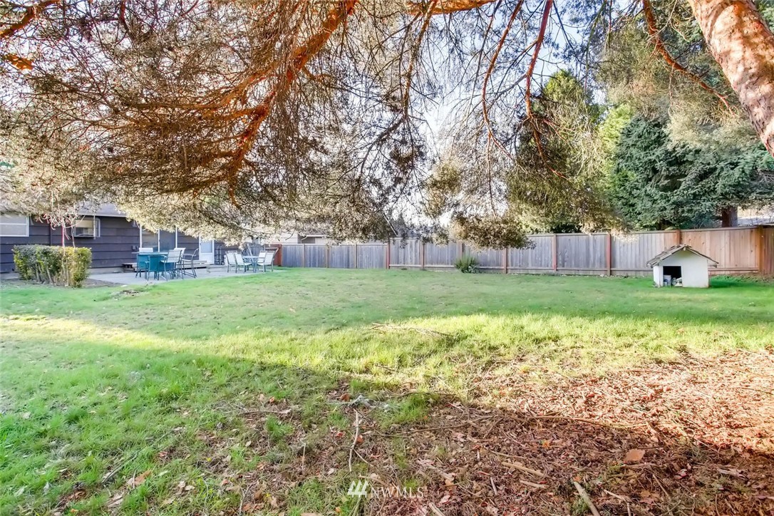 1210 Pierce Place Northeast Renton, WA 98056 - Photo 22 of 24
