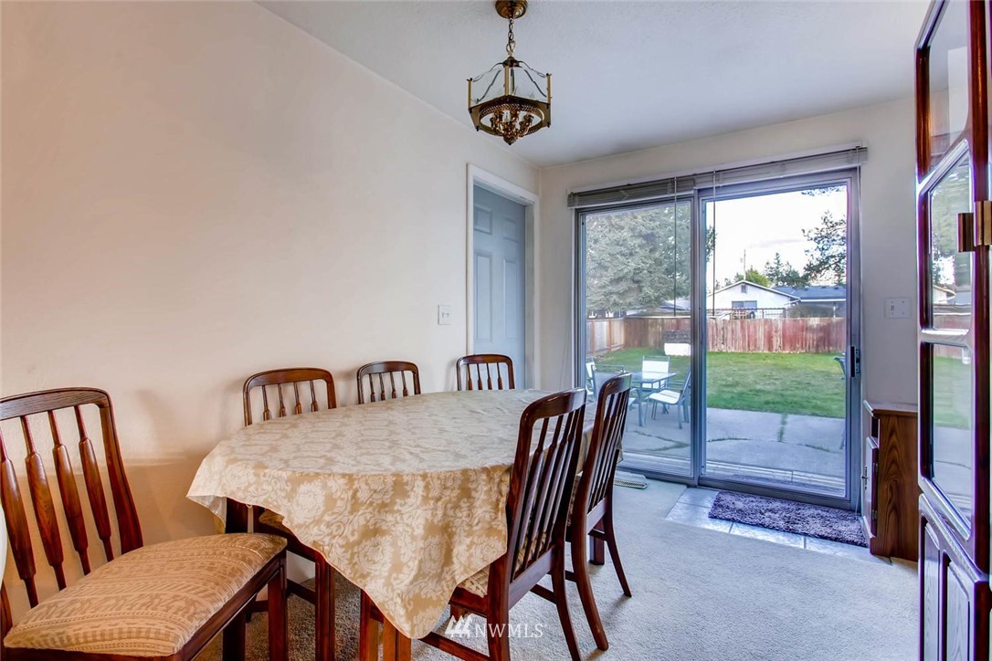 1210 Pierce Place Northeast Renton, WA 98056 - Photo 6 of 24
