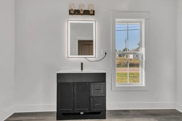 $185,000 | 402 England Street East, Cowan, TN 37318