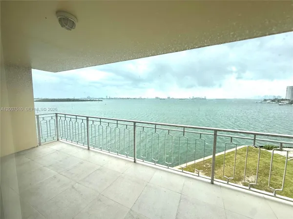 $3,375 | 11111 Biscayne Boulevard, Unit 6C, Miami, FL 33181