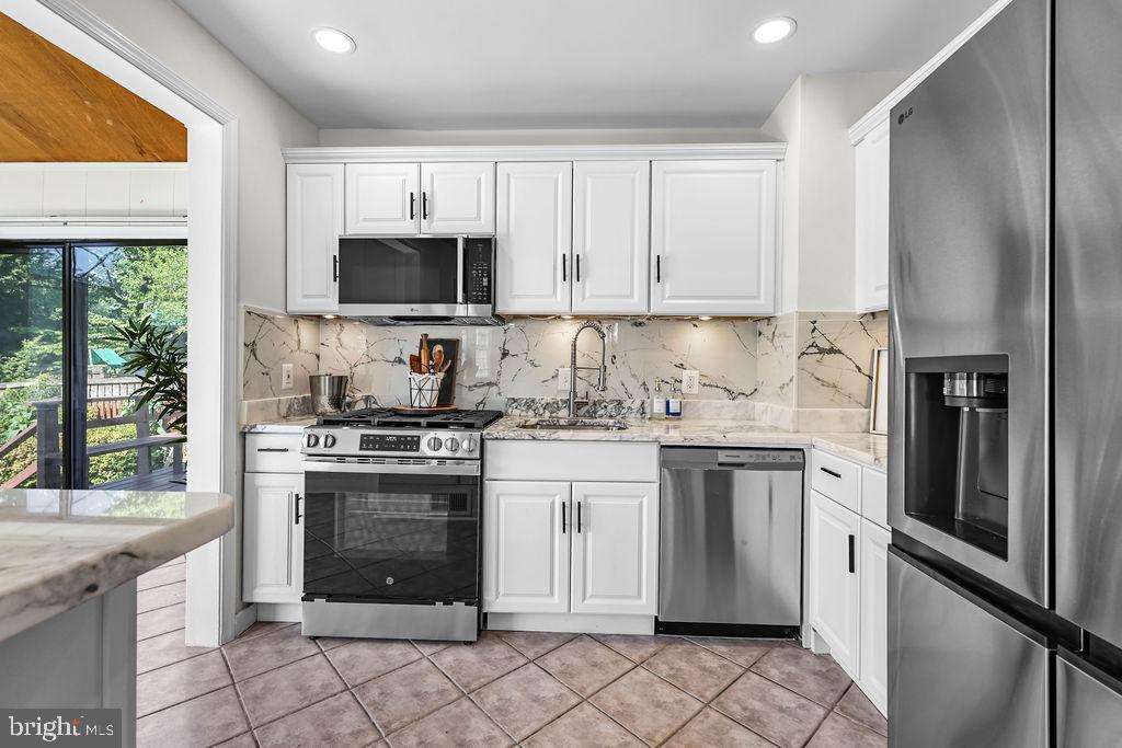 812 Forest Glen Road Silver Spring, MD 20901 - Photo 11 of 55