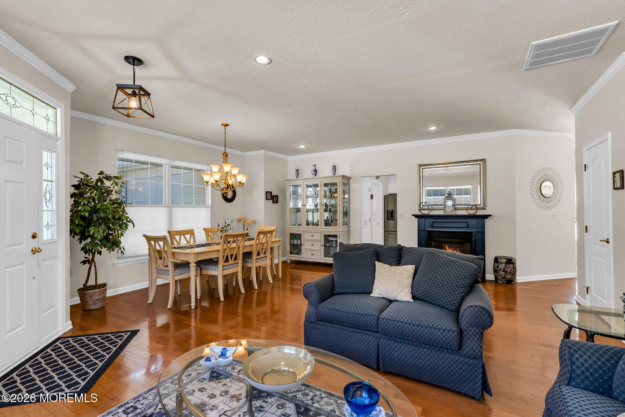 39 Silverside Road Lakewood, NJ 08701 - Photo 2 of 35 9-web-or-mls-DSC00176-1