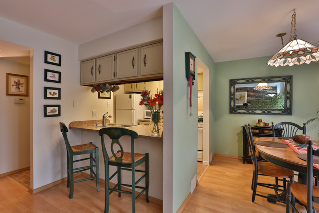 9830 Sayre Avenue, Unit 14 Chicago Ridge, IL 60415 - Photo 2 of 10