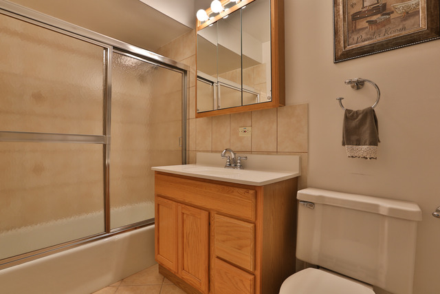 9830 Sayre Avenue, Unit 14 Chicago Ridge, IL 60415 - Photo 7 of 10