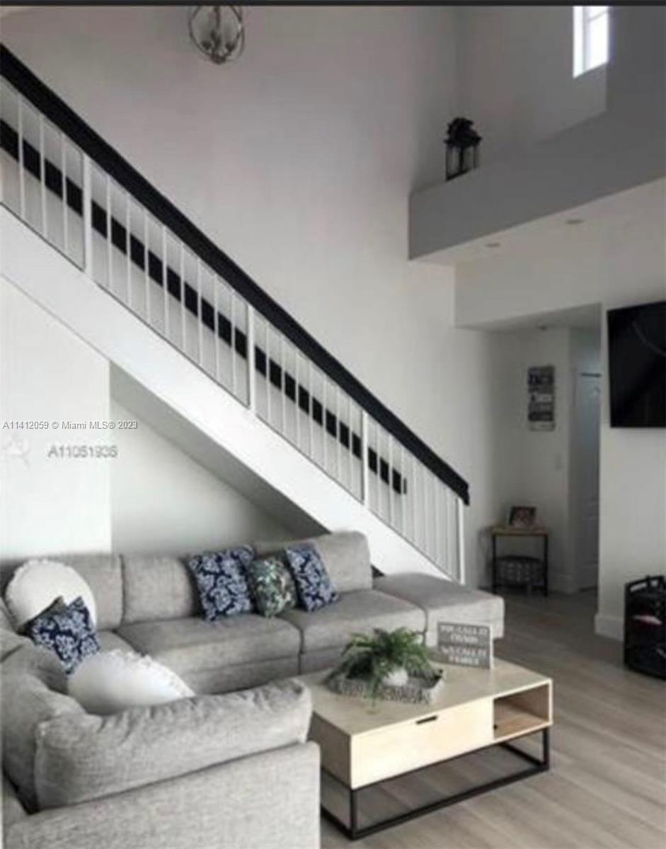 The Hammocks Miami, FL 33196 - Photo 8 of 18 a view of entryway and hall