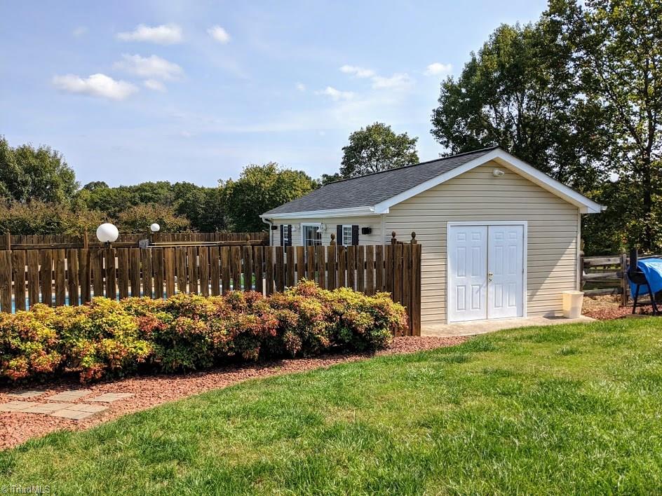 912 Mountain View Road King, NC 27021 - Photo 31 of 41