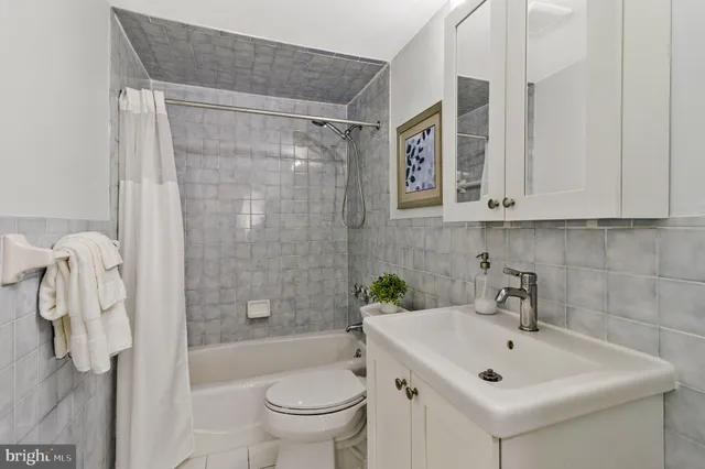 $569,000 | 5406 Connecticut Avenue Northwest, Unit 105, Washington, DC 20015