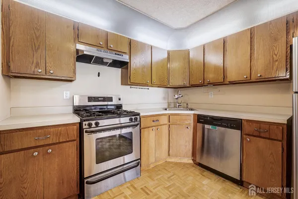 $409,000 | 407 Lancaster Court, Piscataway, NJ 08854
