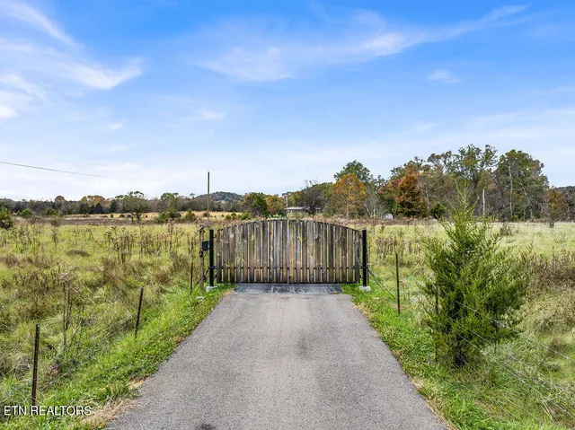 $1,200,000 | 1271 Whitaker Road, New Market, TN 37820