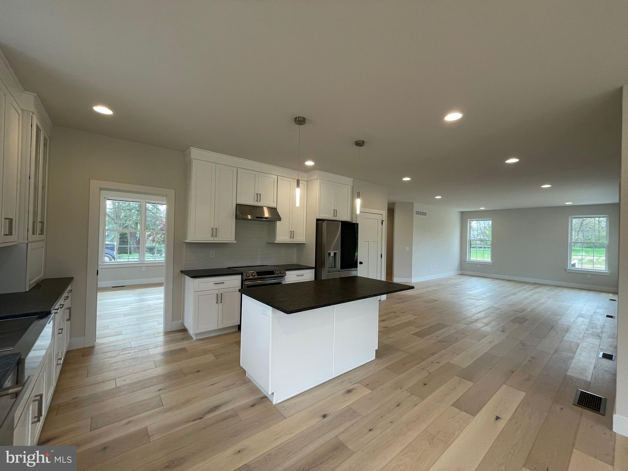 828 Spring City Road Phoenixville, PA 19460 - Photo 3 of 22