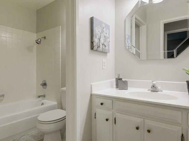 2040 West Middlefield Road, Unit 11 Mountain View, CA 94043 - Photo 13 of 24 Gallery Image 13
