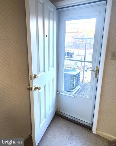 $2,100 | 934 Regina Drive, Baltimore, MD 21227