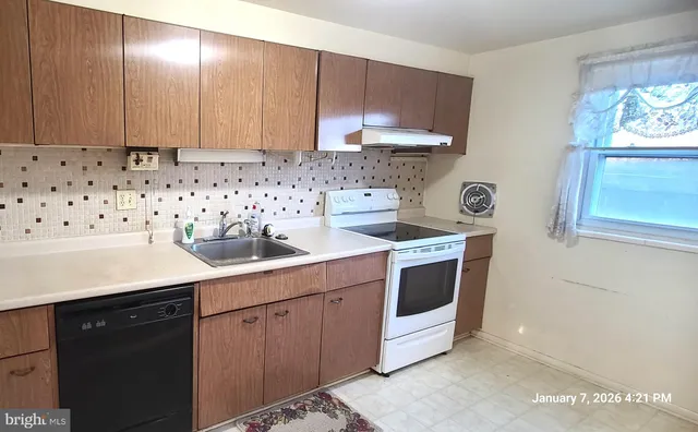 $2,100 | 934 Regina Drive, Baltimore, MD 21227