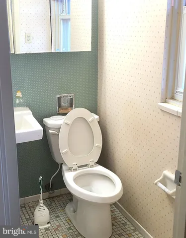 $2,100 | 934 Regina Drive, Baltimore, MD 21227