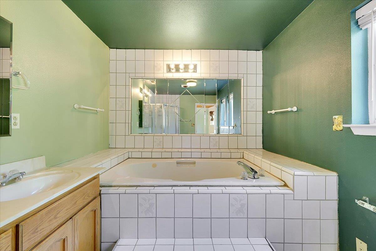 12986 South Mack Road Grass Valley, CA 95949 - Photo 20 of 81