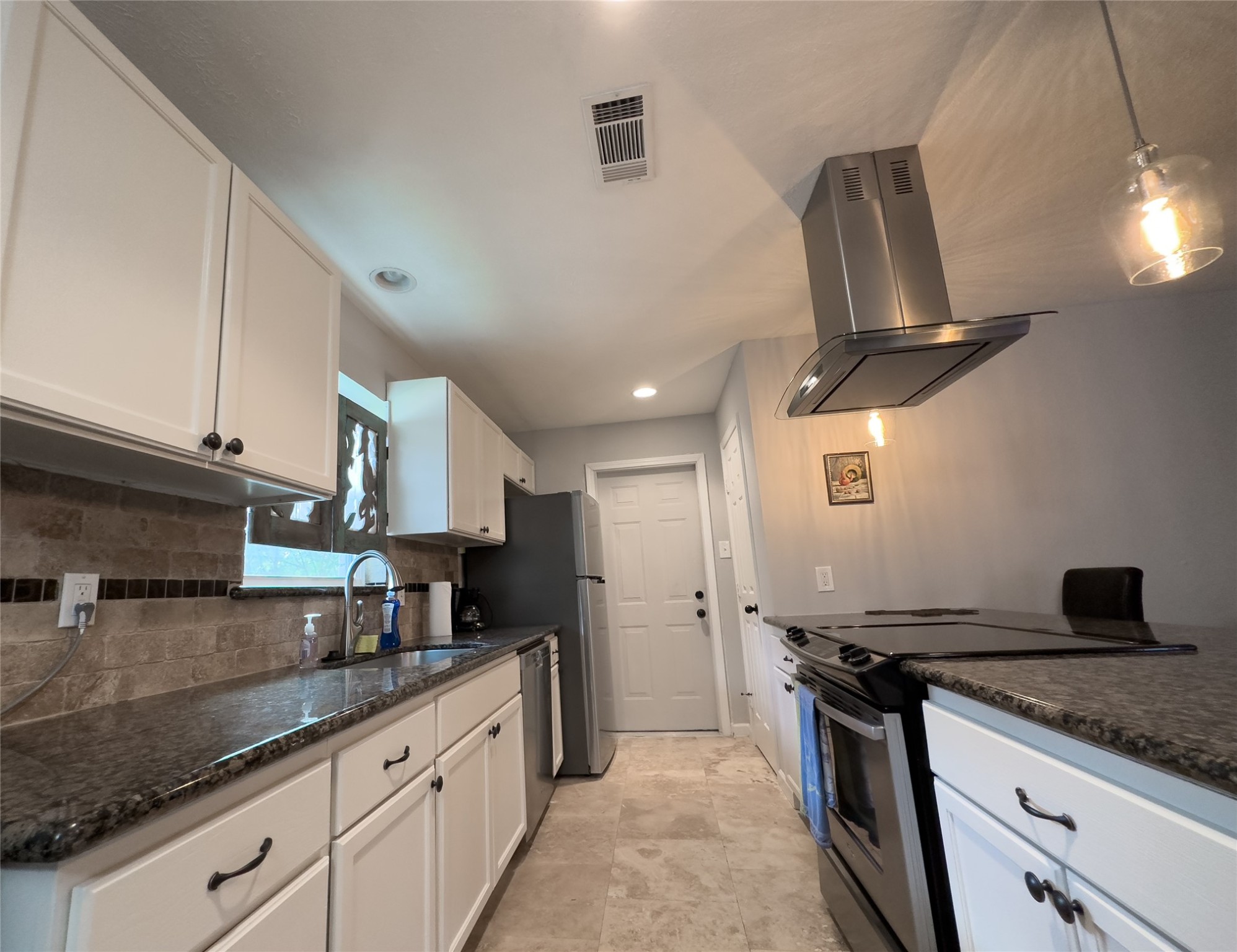 307 Shirleen Drive Pasadena, TX 77586 - Photo 13 of 27 Vent Hood