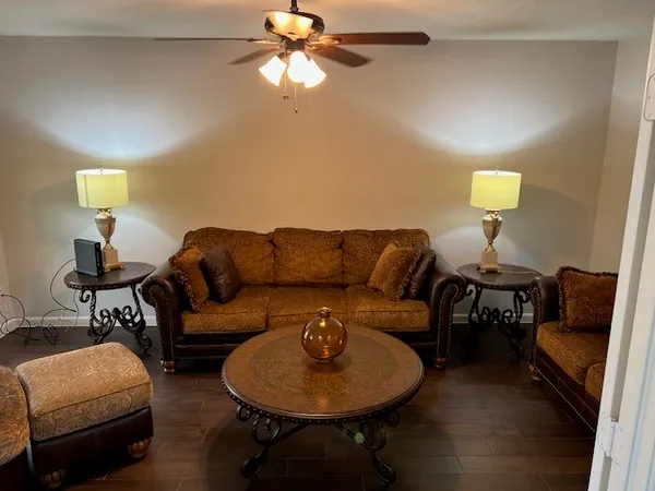 $3,000 | 307 Shirleen Drive, Pasadena, TX 77586