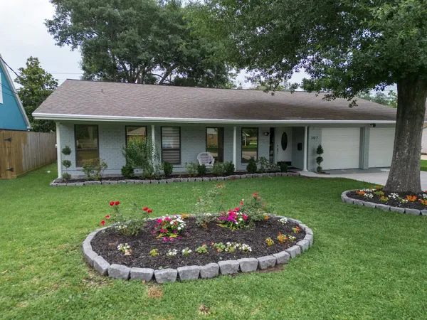 $3,000 | 307 Shirleen Drive, Pasadena, TX 77586