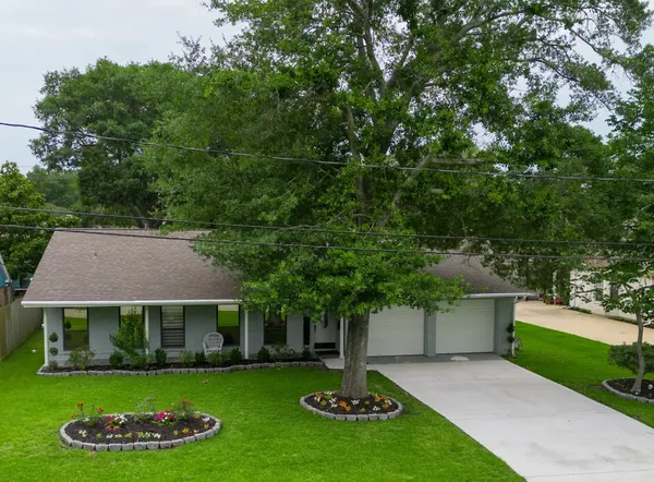 $3,000 | 307 Shirleen Drive, Pasadena, TX 77586