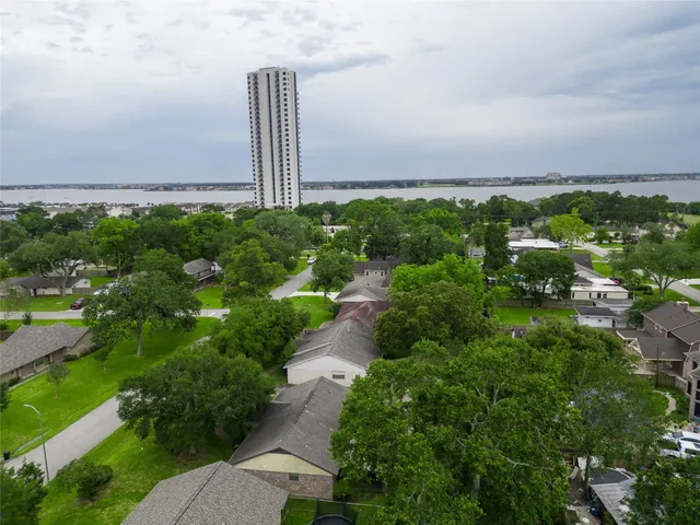 $3,000 | 307 Shirleen Drive, Pasadena, TX 77586