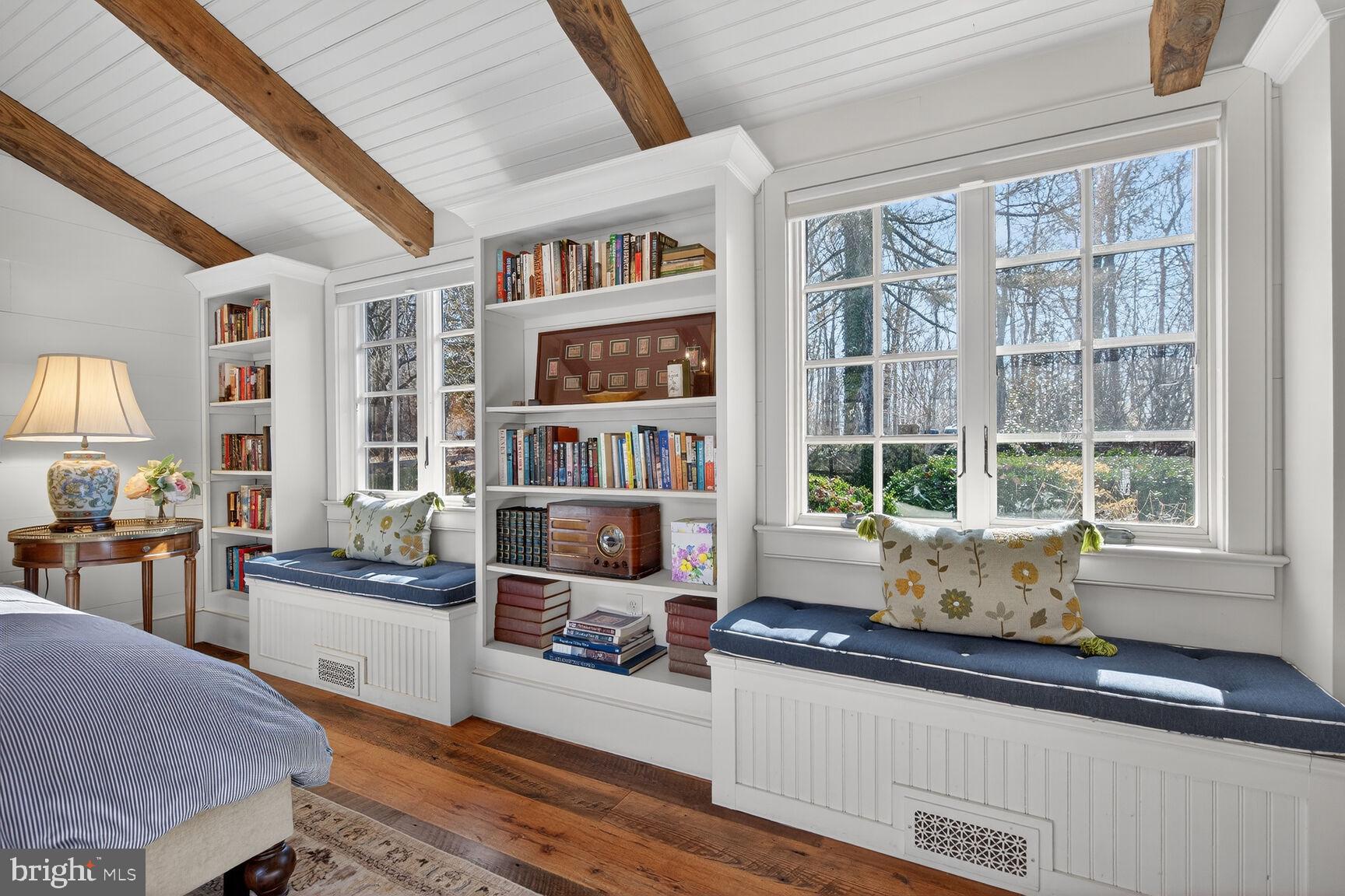 17651 Raven Rocks Road Bluemont, VA 20135 - Photo 33 of 87 a living room with furniture and a flat screen tv