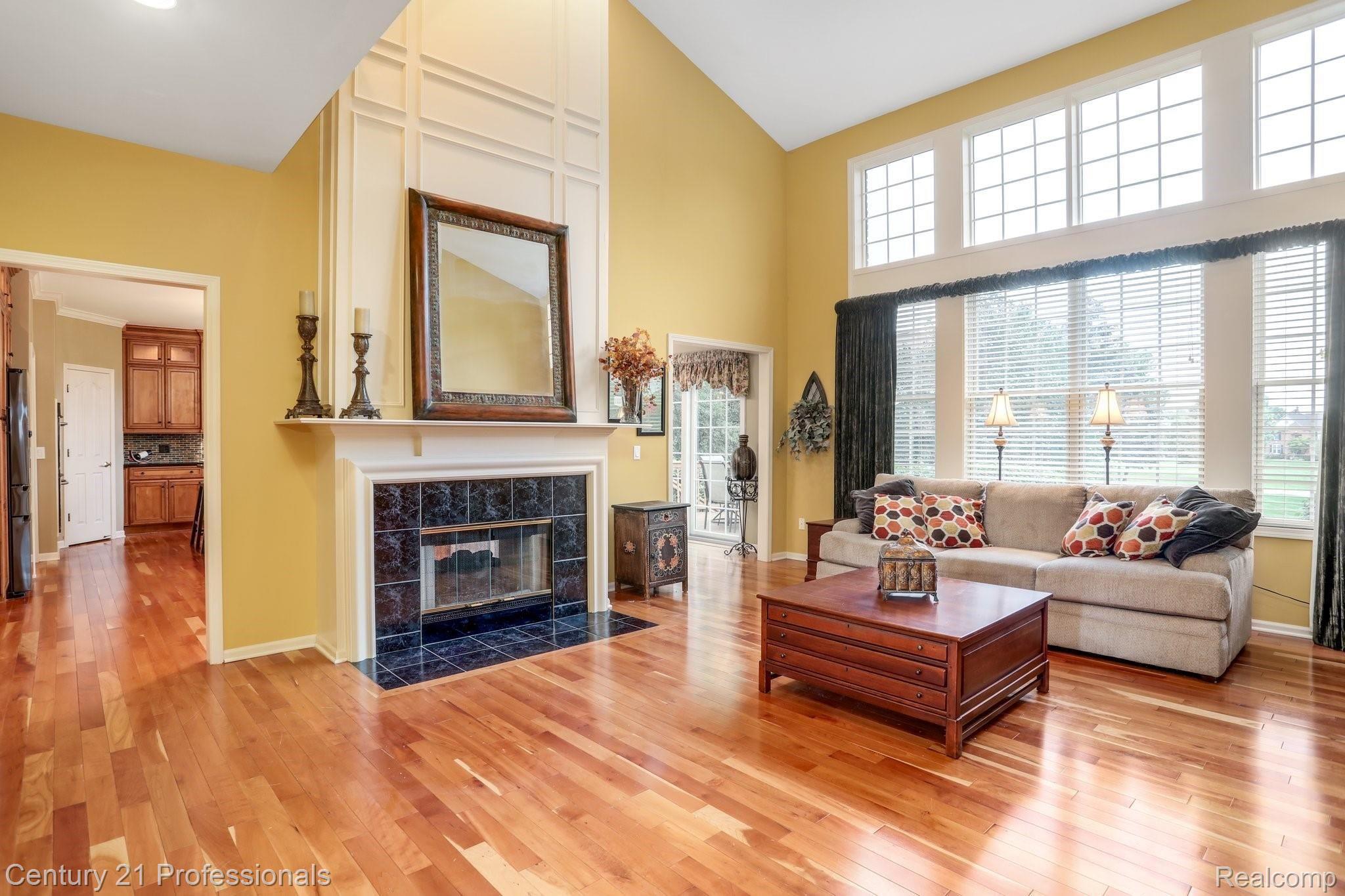 899 Loggers Circle Rochester, MI 48307 - Photo 24 of 52 13-web-or-mls-899 Loggers Circle Rochester015.jpg
