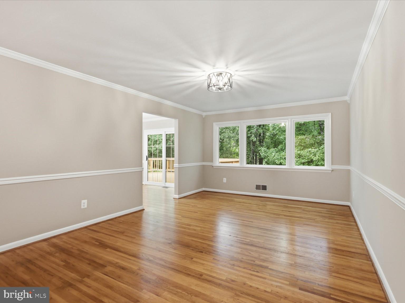 7218 Hadlow Drive Springfield, VA 22152 - Photo 7 of 42 Living Room