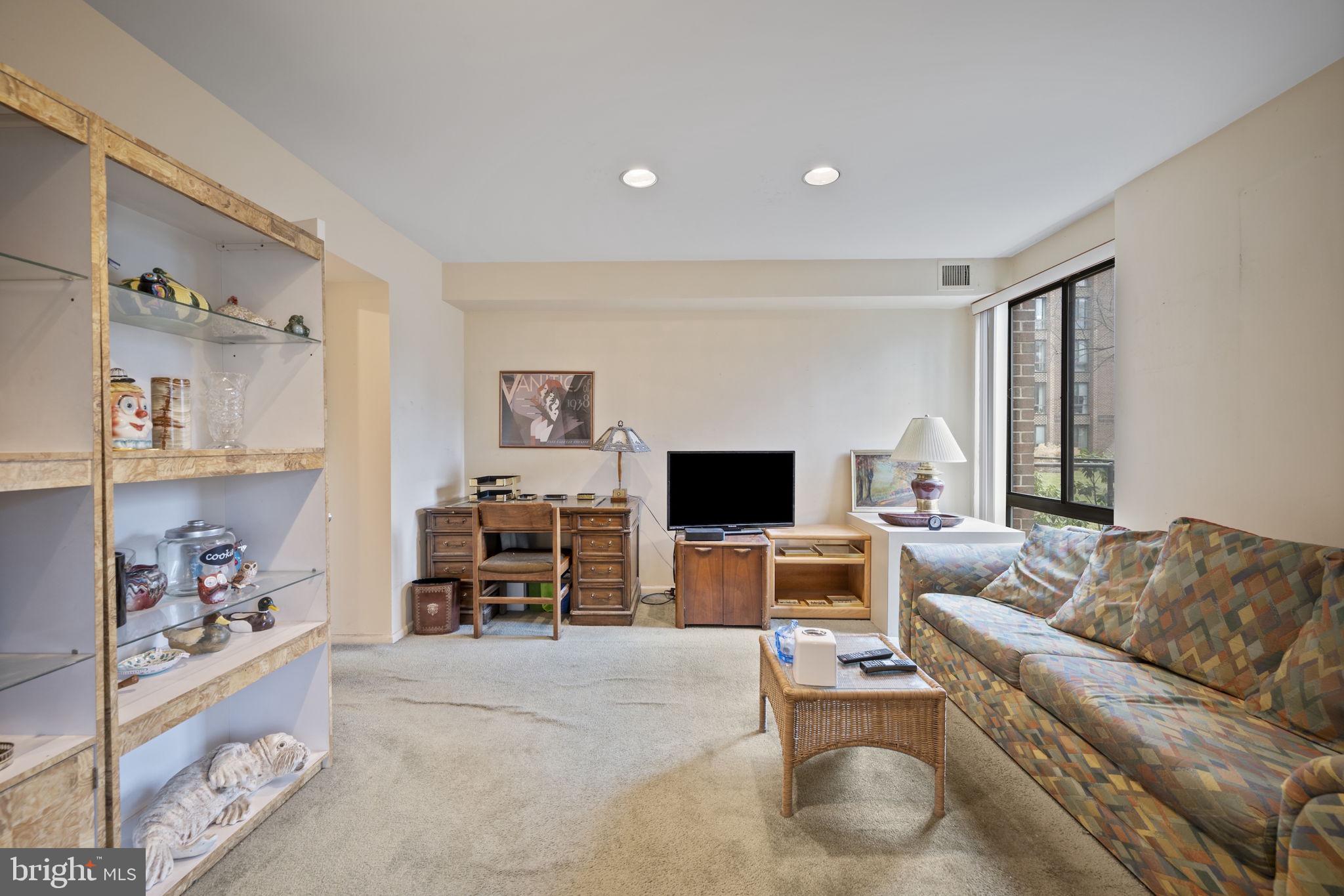 7 Slade Avenue, Unit 119 Baltimore, MD 21208 - Photo 12 of 41 Den/Office