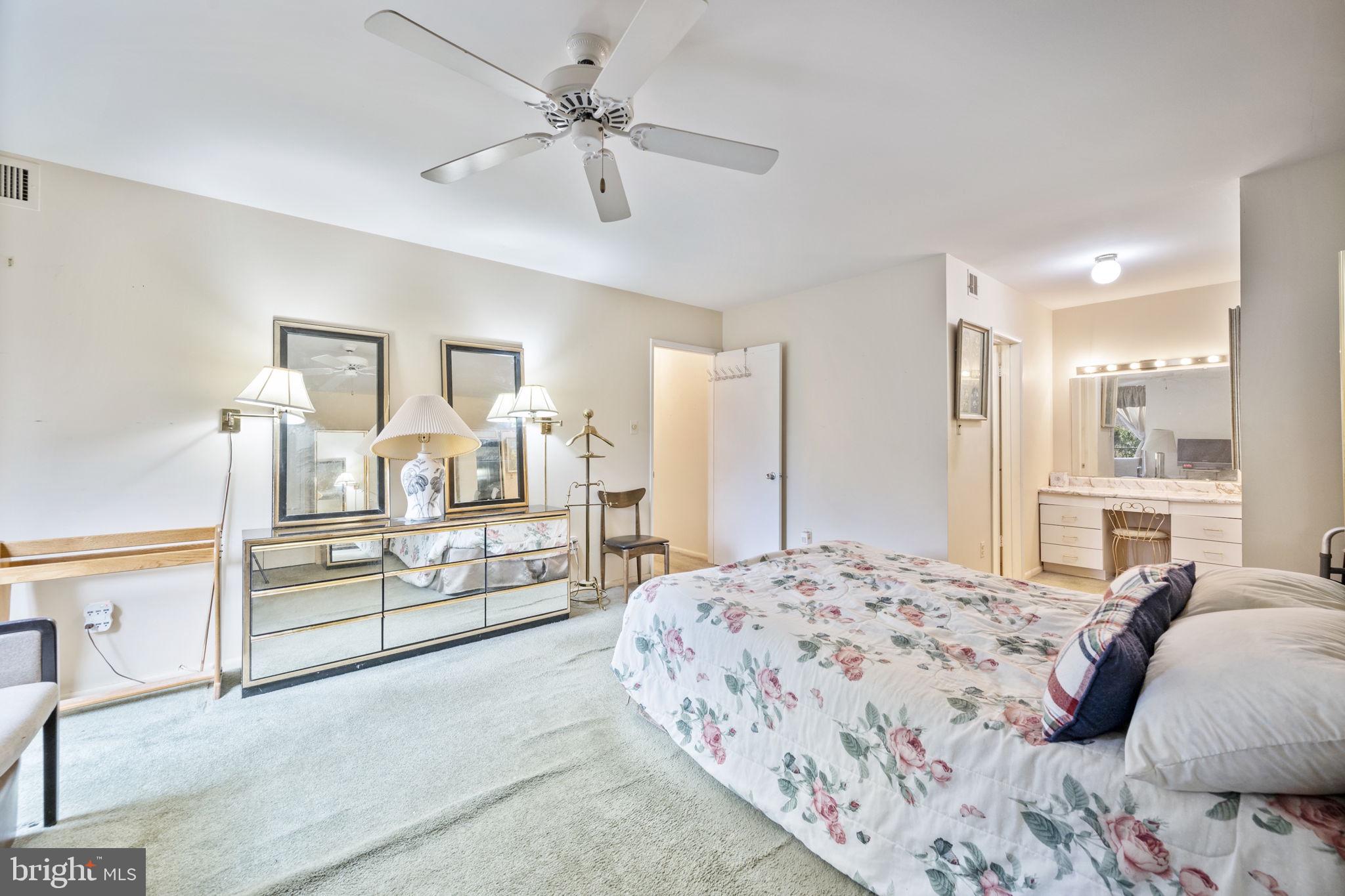 7 Slade Avenue, Unit 119 Baltimore, MD 21208 - Photo 19 of 41 Primary Bedroom