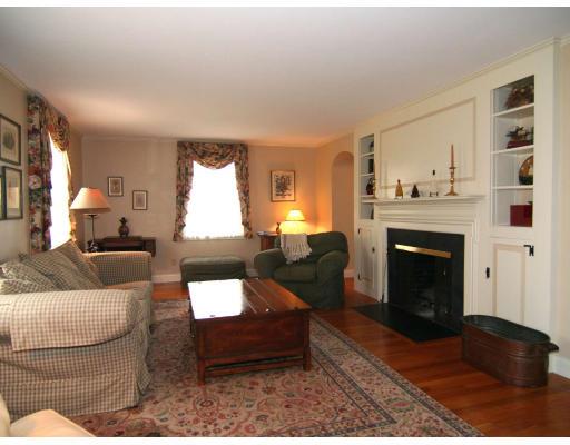6 Strathmore Road Wakefield, MA 01880 - Photo 4 of 17 Gallery Image 4