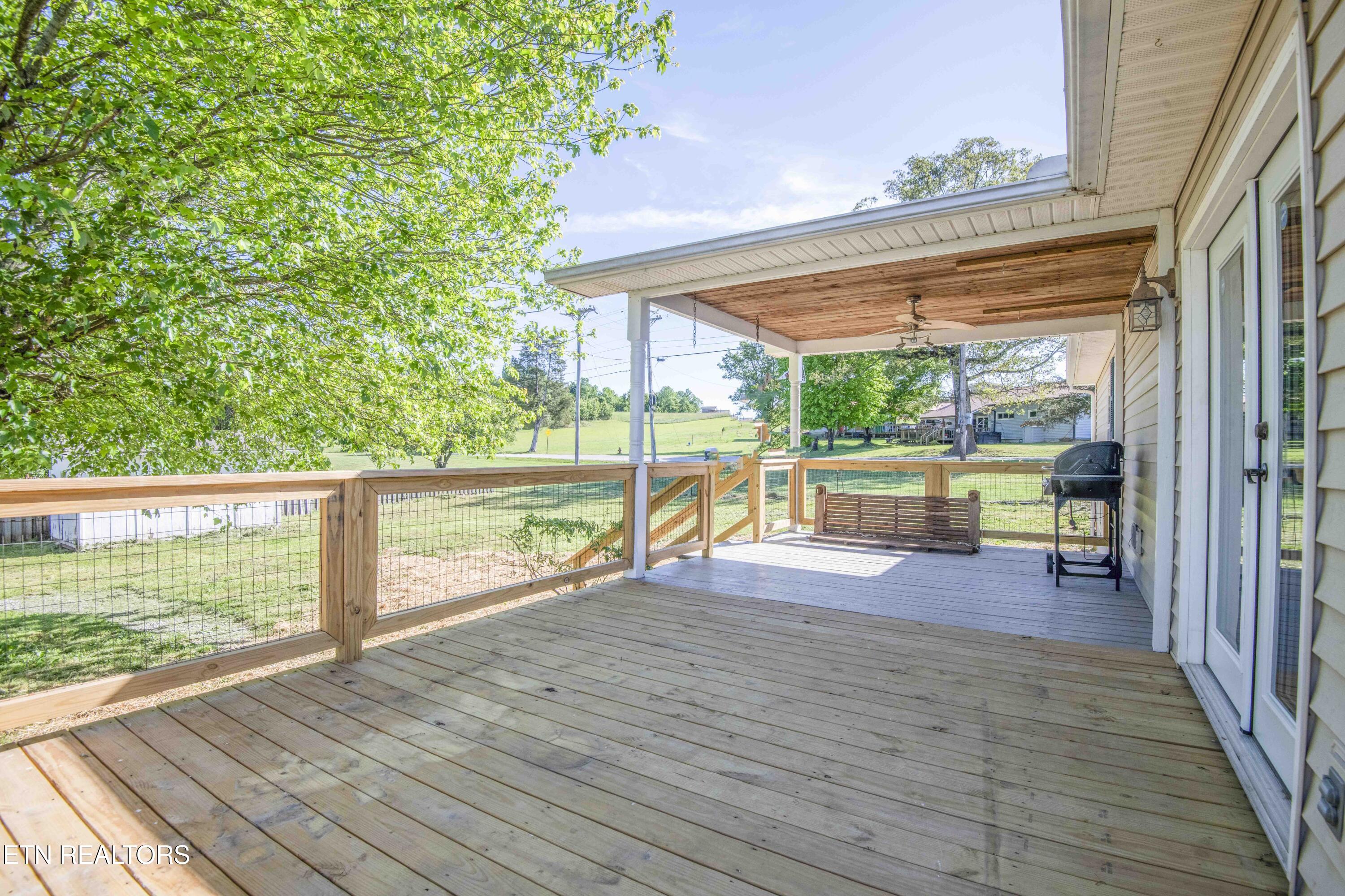 1104 Swan Pond Cir Road Harriman, TN 37748 - Photo 39 of 40 deck