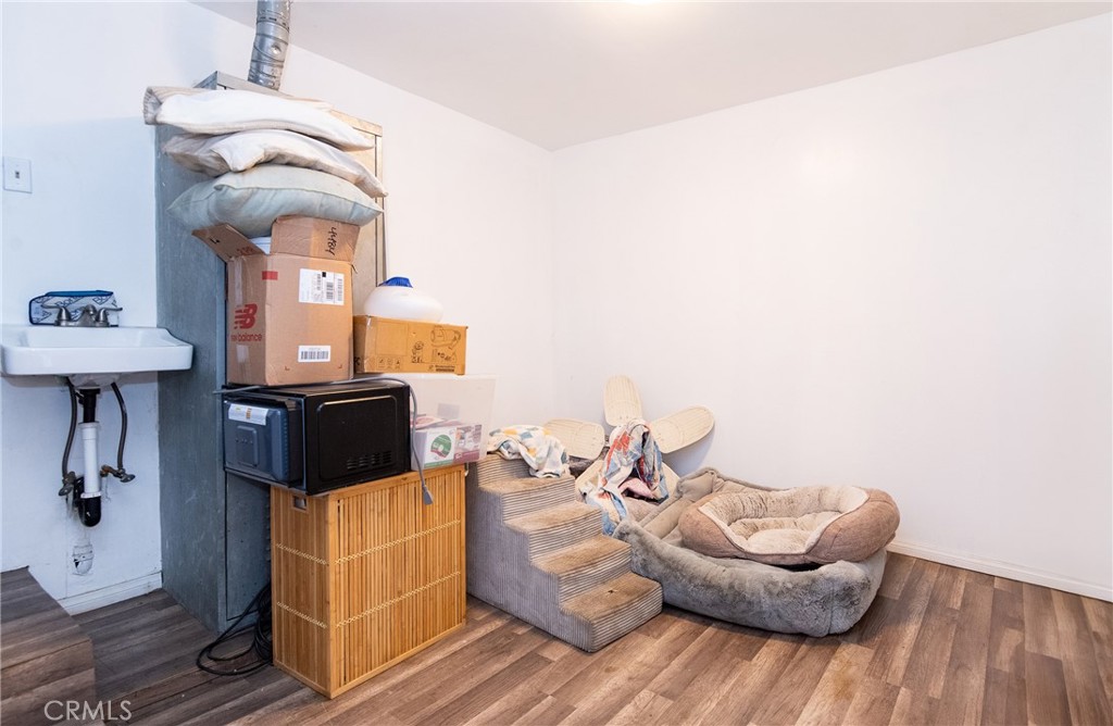 9814 Bandera Street Los Angeles, CA 90002 - Photo 14 of 15