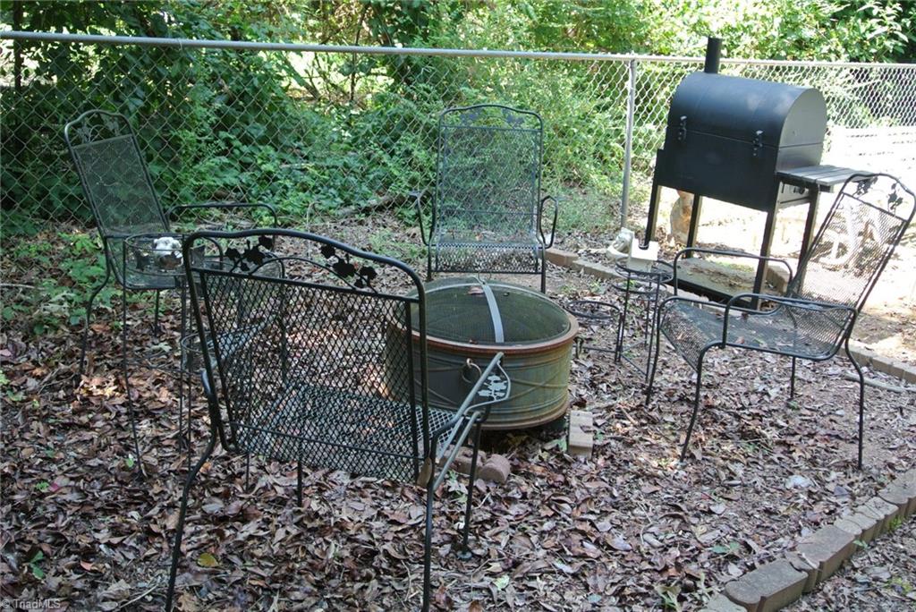 1147 Pine Top Road Lexington, NC 27295 - Photo 30 of 38 Firepit area