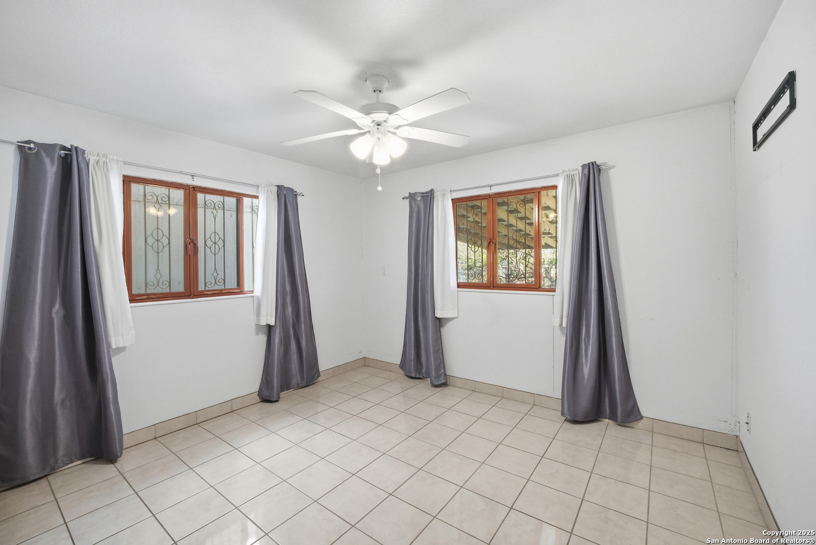 406 North Rancho Road Nixon, TX 78140 - Photo 20 of 31