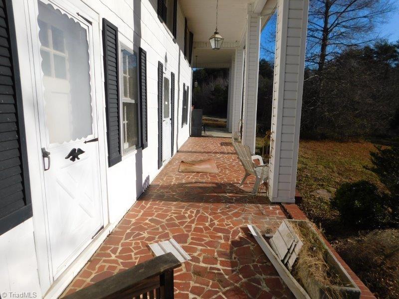 276 Fagge Road Stoneville, NC 27048 - Photo 4 of 34