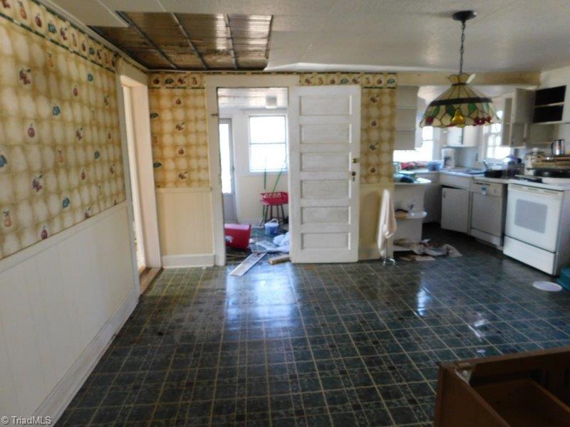 276 Fagge Road Stoneville, NC 27048 - Photo 7 of 34