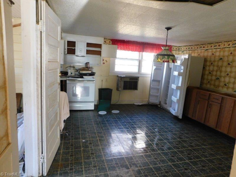 276 Fagge Road Stoneville, NC 27048 - Photo 10 of 34