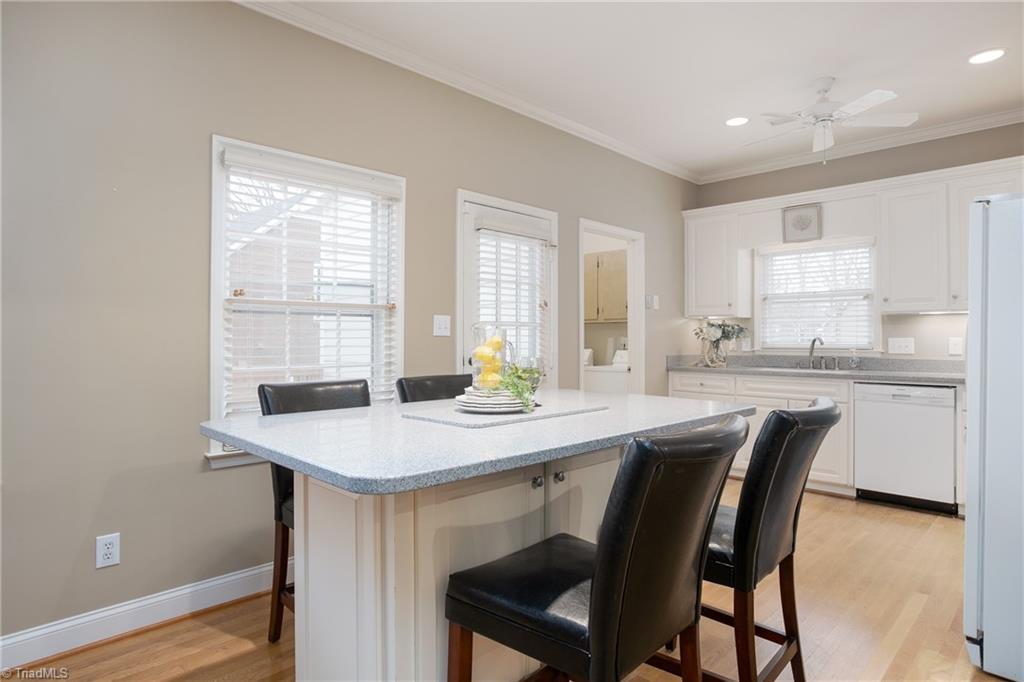 562 Lindley Road Greensboro, NC 27410 - Photo 11 of 36 Gallery Image 11