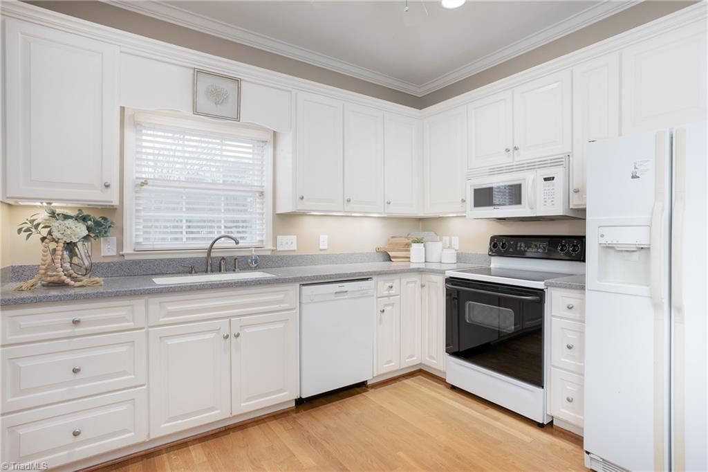 562 Lindley Road Greensboro, NC 27410 - Photo 14 of 36 Gallery Image 14