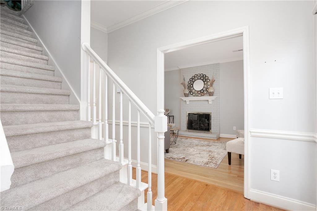562 Lindley Road Greensboro, NC 27410 - Photo 5 of 36 Gallery Image 5