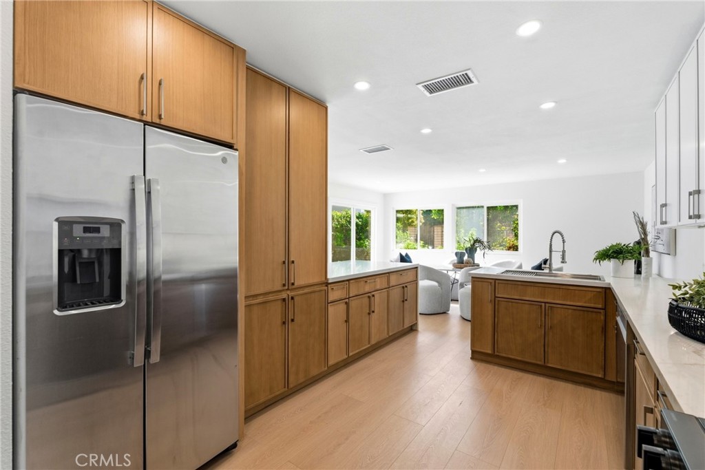 41 Seton Road Irvine, CA 92612 - Photo 14 of 51