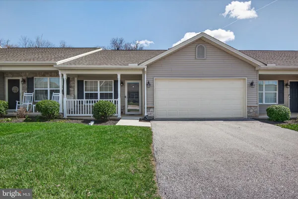 $270,000 | 227 Palomino Way, Unit 164, Red Lion, PA 17356