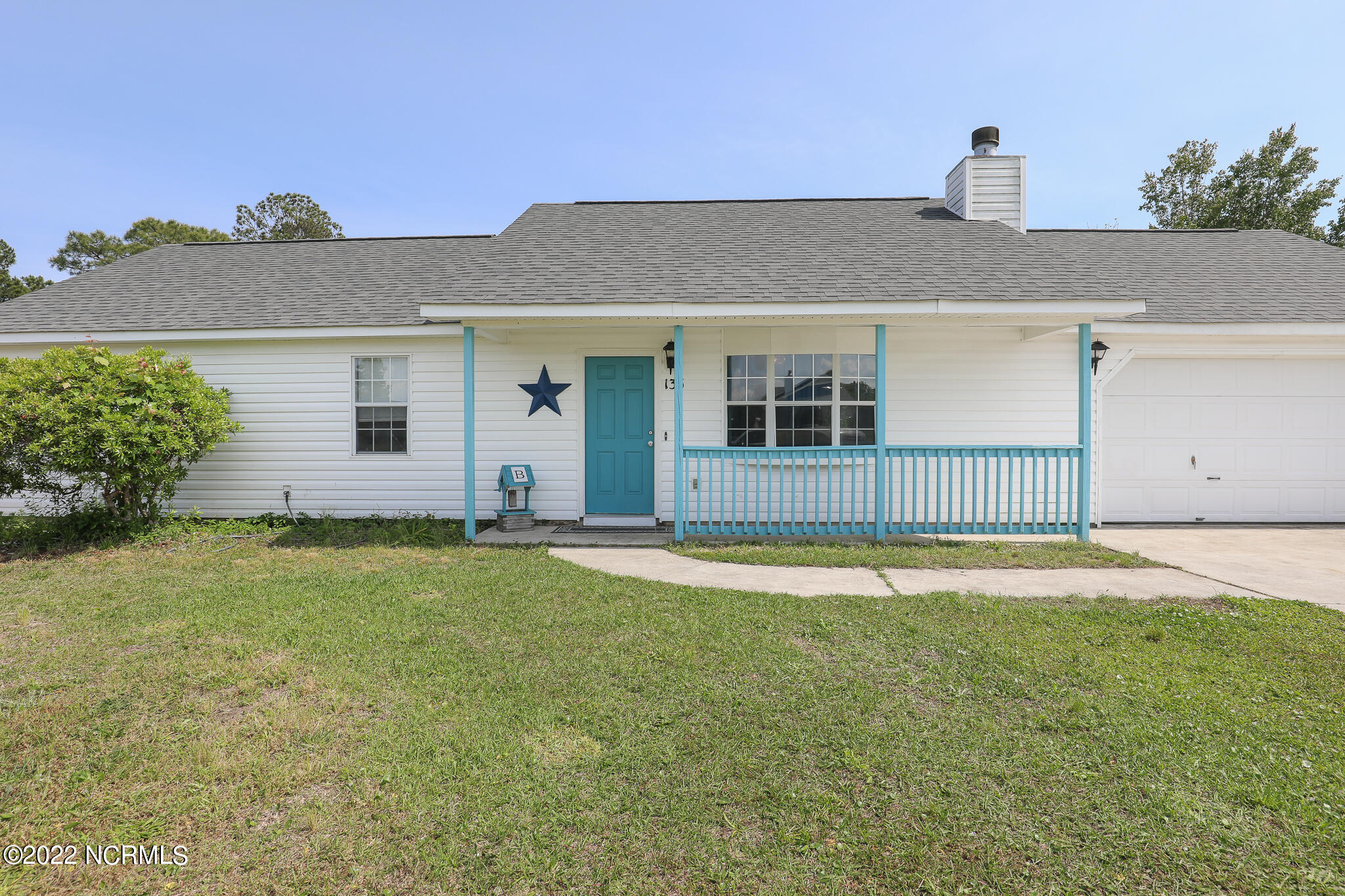 136 Parnell Road Hubert, NC 28539 - Photo 1 of 32 CHristi- 136 Parnell-05