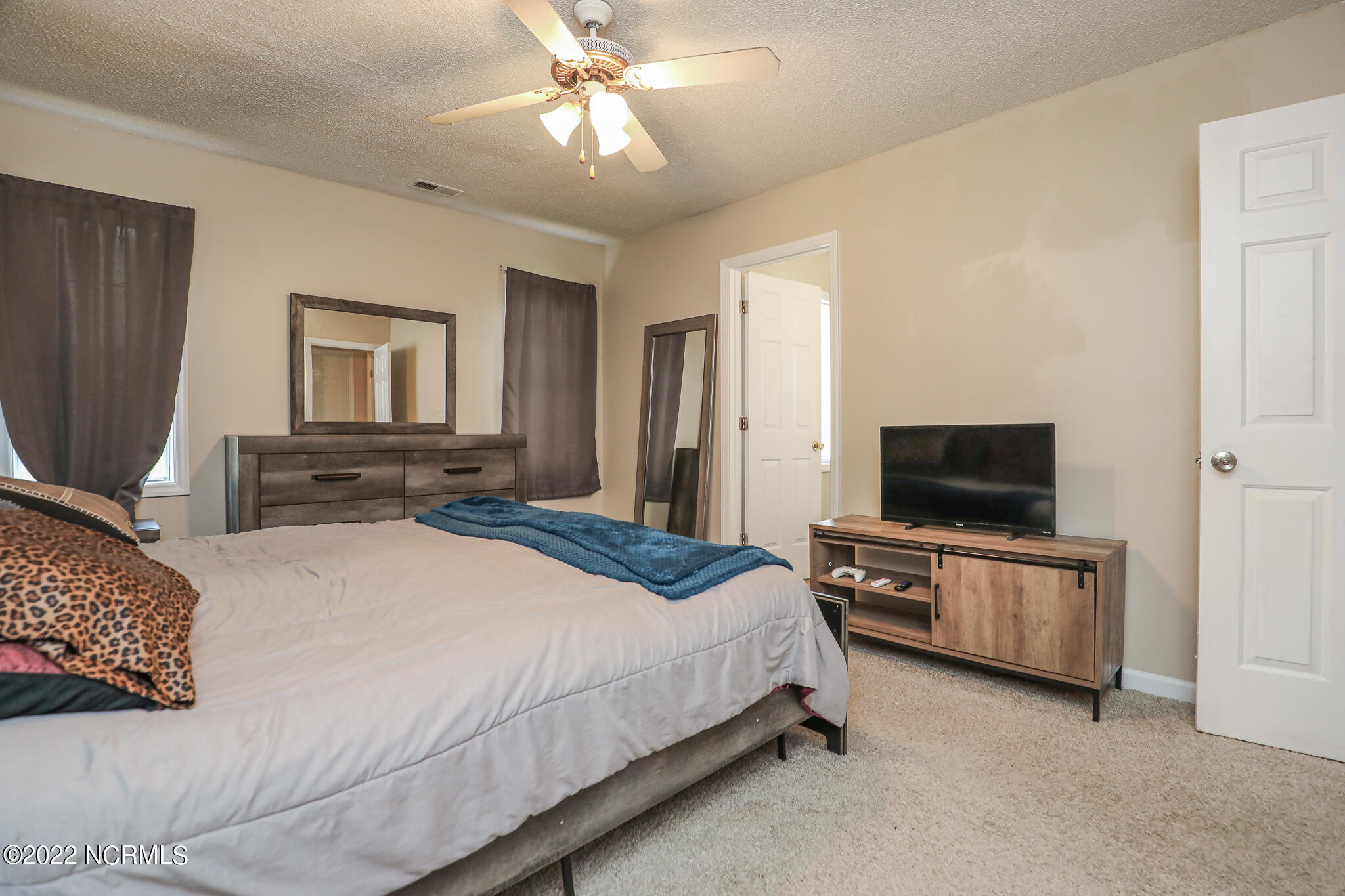 136 Parnell Road Hubert, NC 28539 - Photo 14 of 32 CHristi- 136 Parnell-11