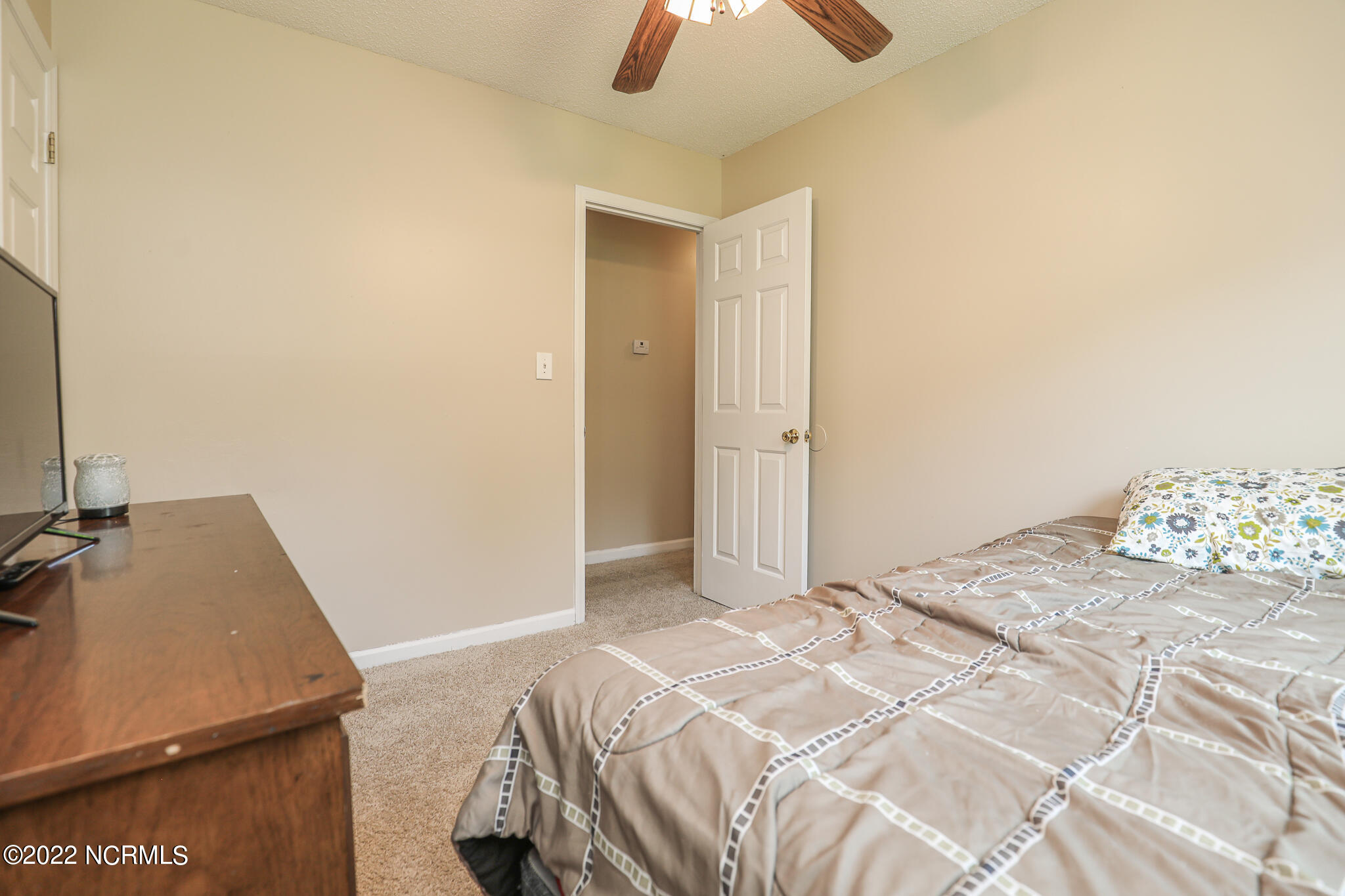 136 Parnell Road Hubert, NC 28539 - Photo 24 of 32 CHristi- 136 Parnell-21
