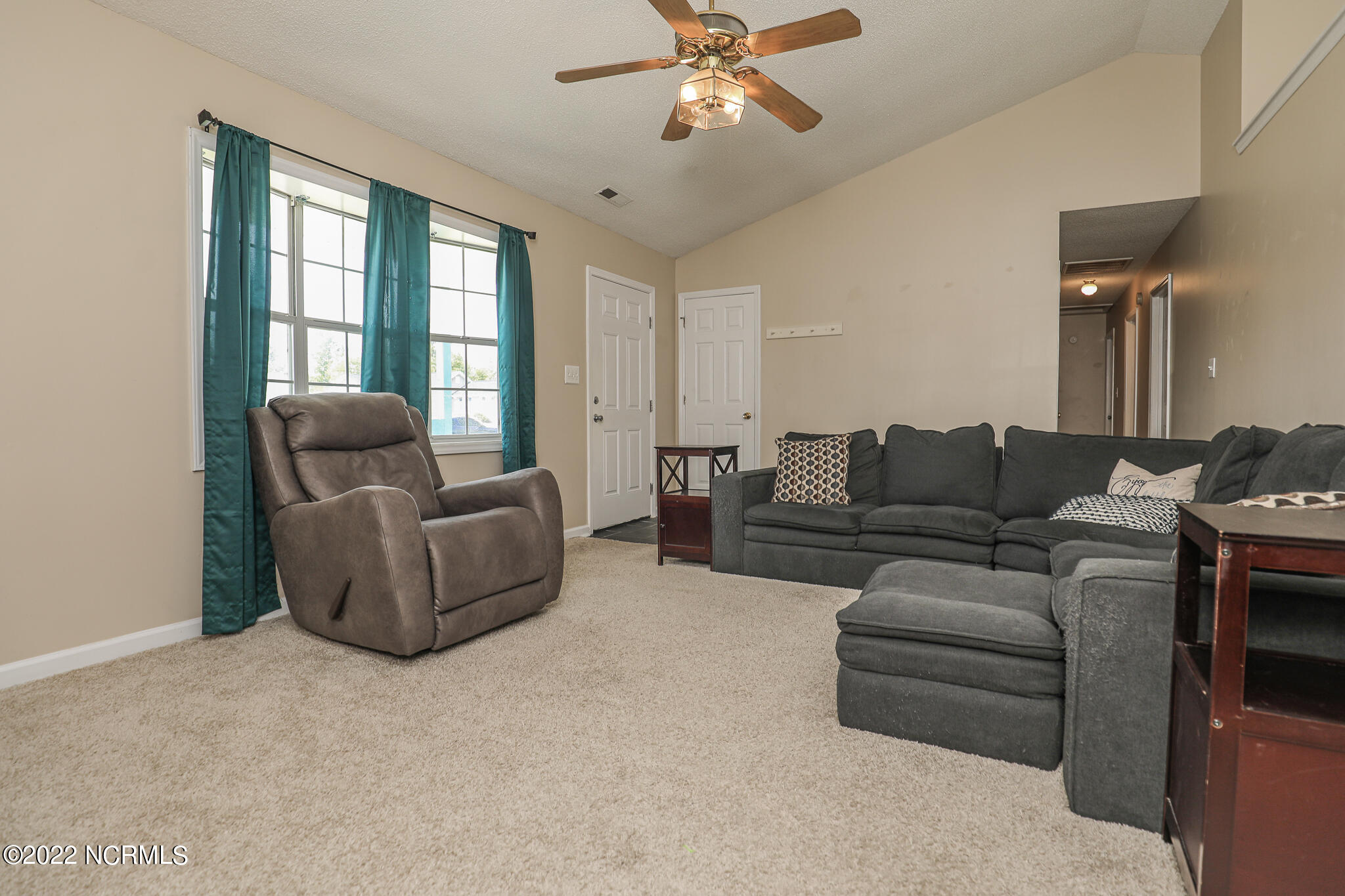 136 Parnell Road Hubert, NC 28539 - Photo 5 of 32 CHristi- 136 Parnell-26