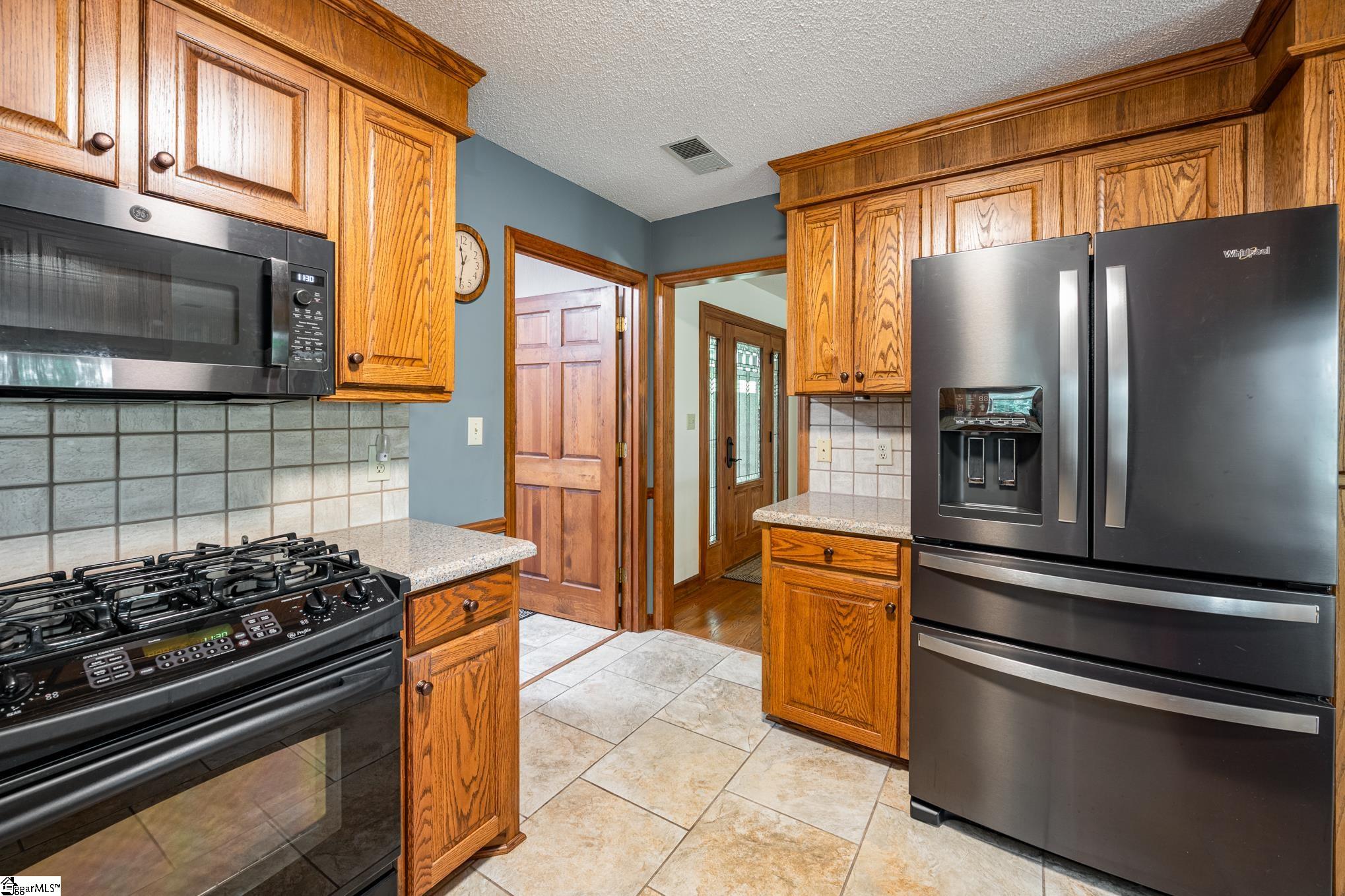 712 Lakewinds Boulevard Inman, SC 29349 - Photo 8 of 36