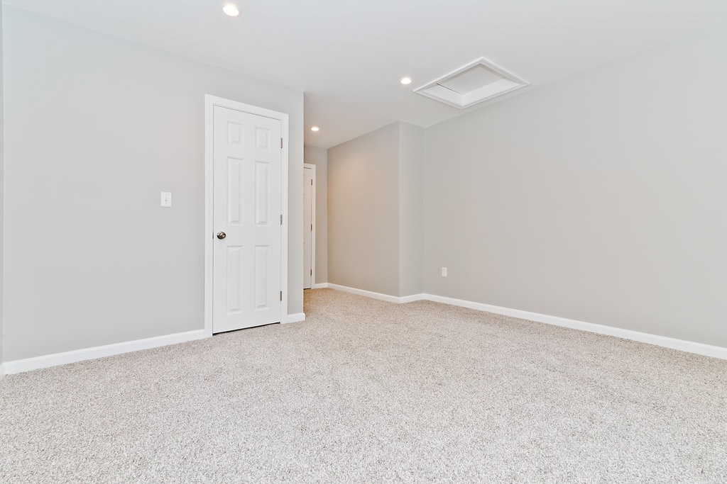 284 Whalom Road Lunenburg, MA 01462 - Photo 16 of 19